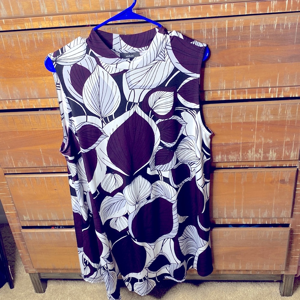 Extra large sleeveless dress